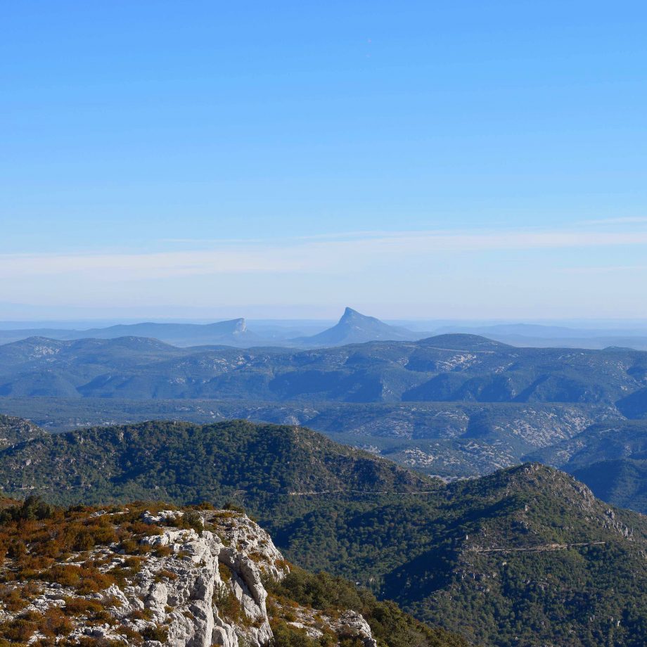 Download Le Pic Saint Loup Montpellier Background