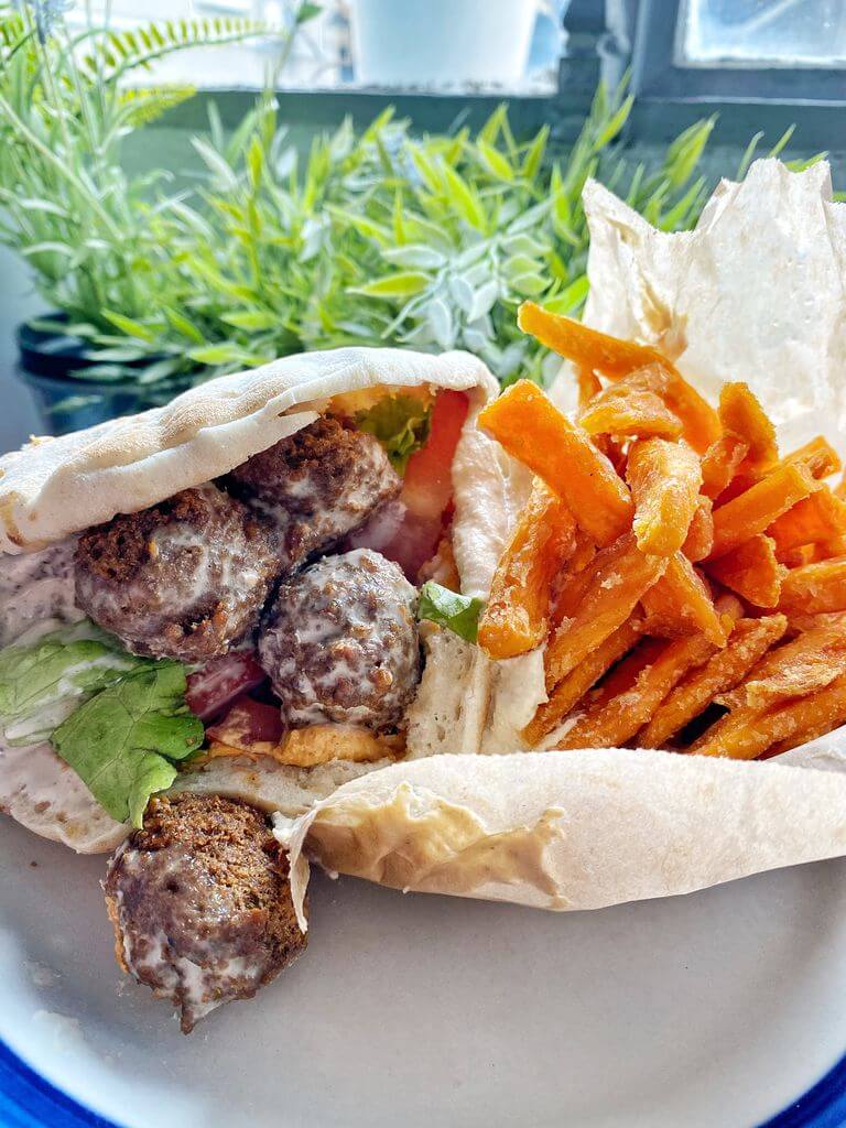 GREEN LAB // Streetfood 100 végétarien, Falafel shop & Houmous bar